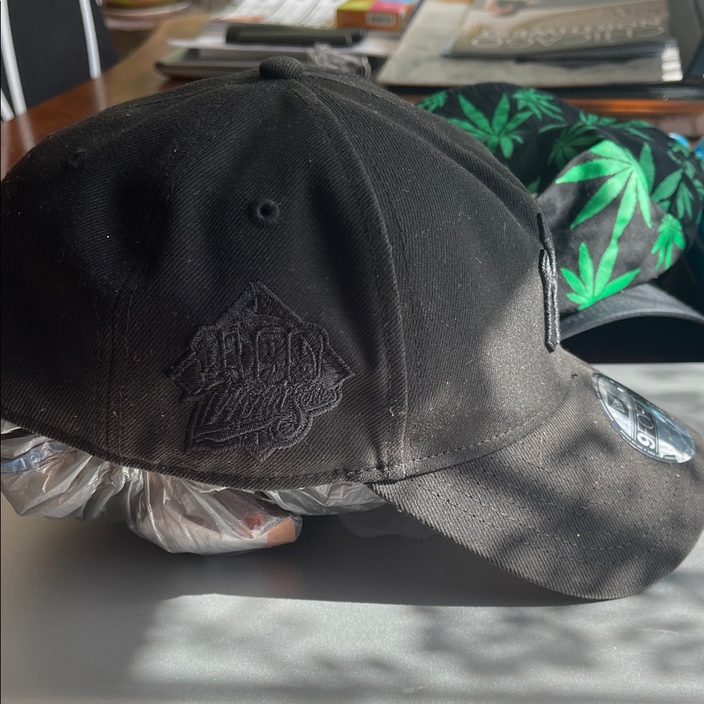 New Era Black 9FORTY Baseball Cap - Picture 2 of 3